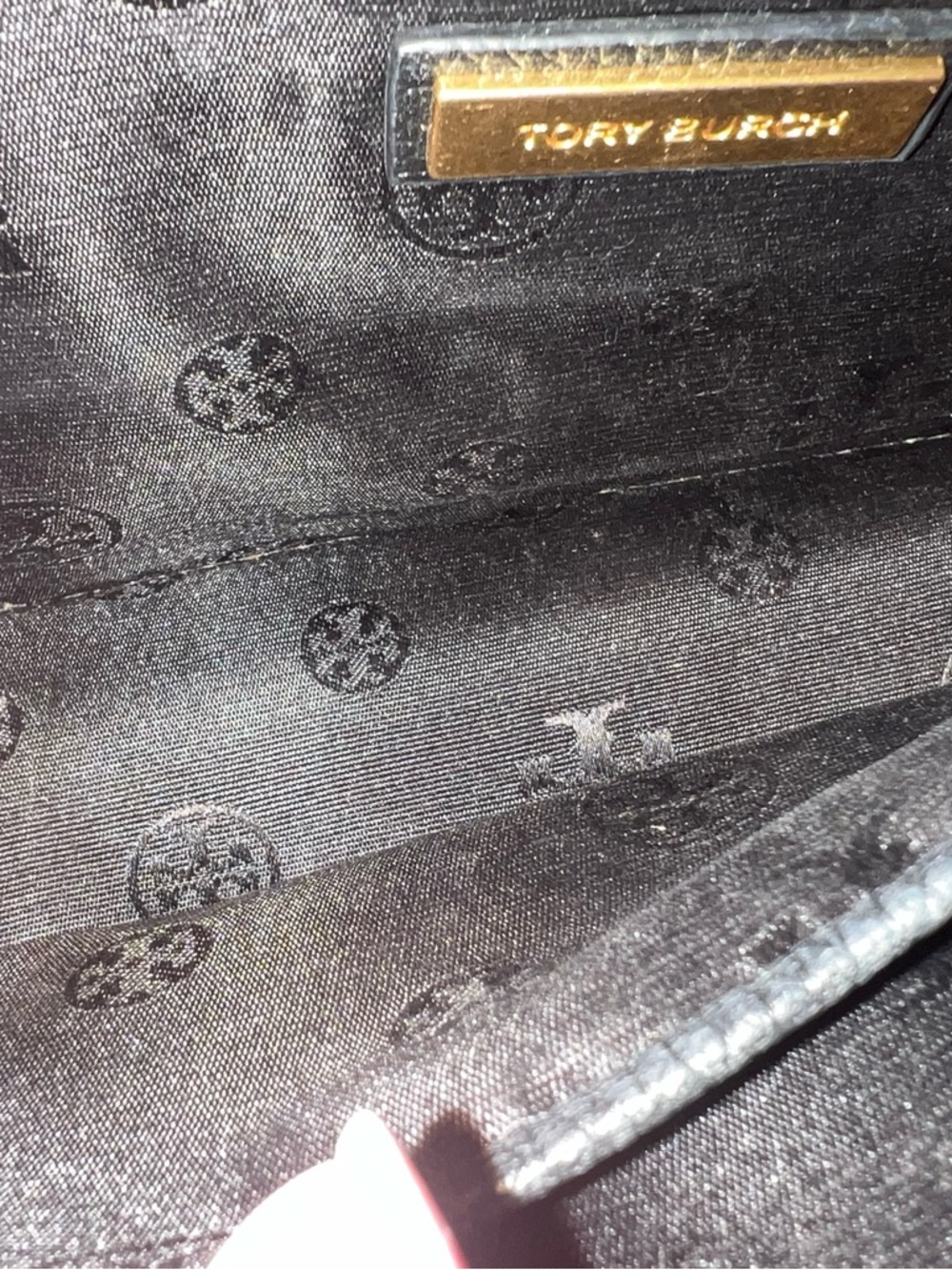 Tory Burch Black Leather Shoulder Bag with Gold Logo Chain - Picture 5 of 10